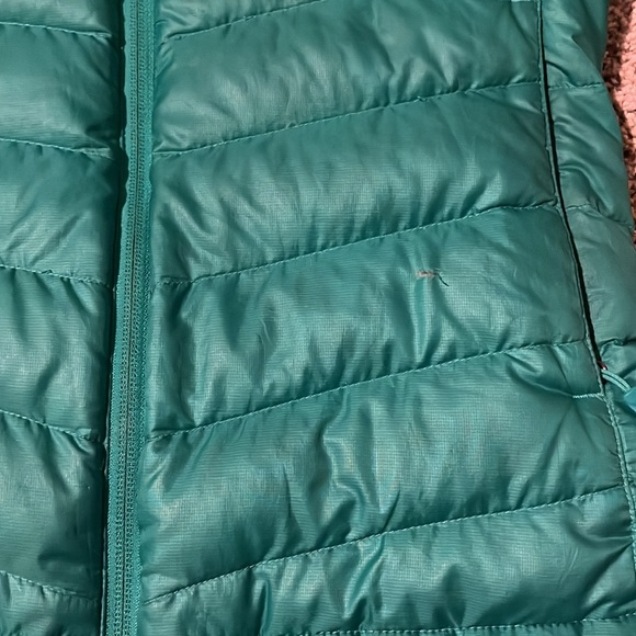 Marmot Women’s Puffer Jacket - Picture 9 of 12
